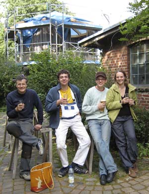 Der Dachstuhl des Silos ist gerichtet