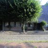 Der Straßengiebel von Süden